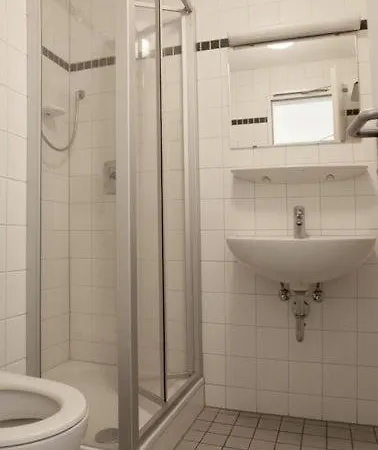 Freiburg Хостел *